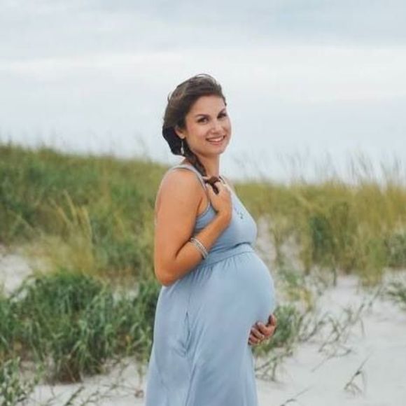 Meet your Posher, Laura - Picture 1 of 1